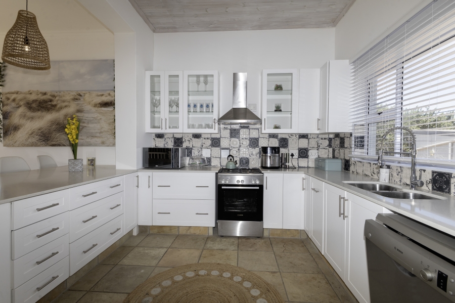 5 Bedroom Property for Sale in West Beach Eastern Cape